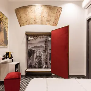 three-rooms-toledo.hotels-amalfi.com/